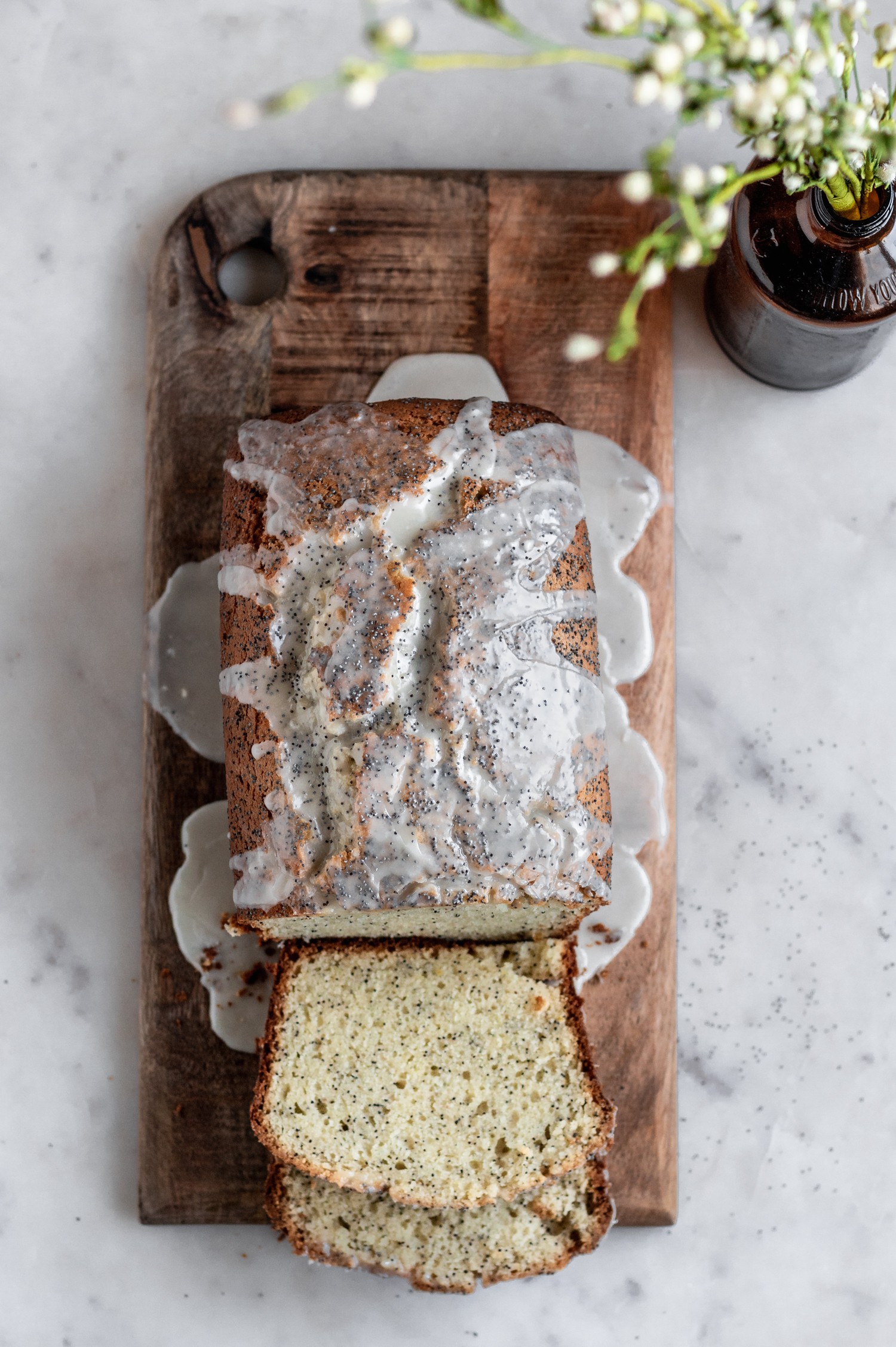Poppy seed bread that only needs 10 ingredients and 10 minutes!